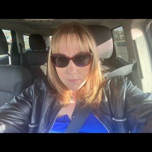 Meet your Posher, Angie